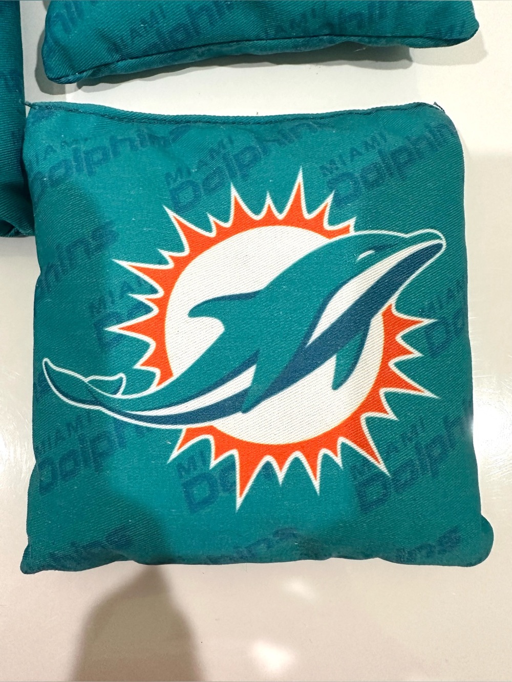 New Set Of 3 NFL Miami Dolphins Replacement Cornhole Bags w Storage Box - Picture 2 of 3